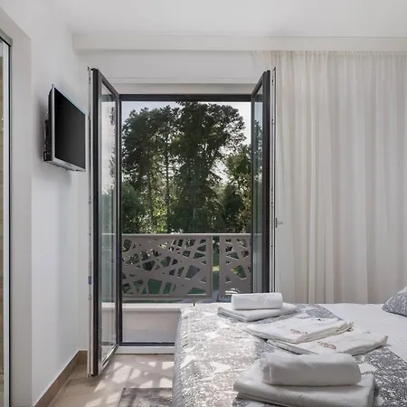 Stunning Scorpaena With Swimming Pool Villa