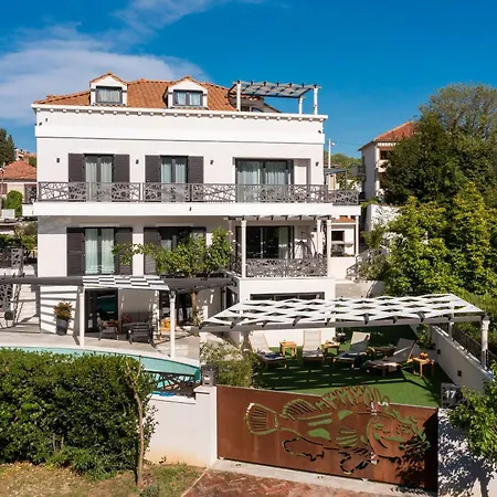 Villa Stunning Scorpaena With Swimming Pool