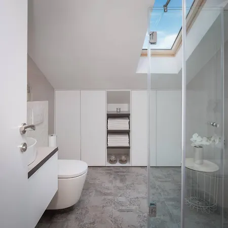Stunning Scorpaena With Swimming Pool Βίλα
