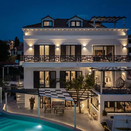 Stunning Scorpaena With Swimming Pool Villa *