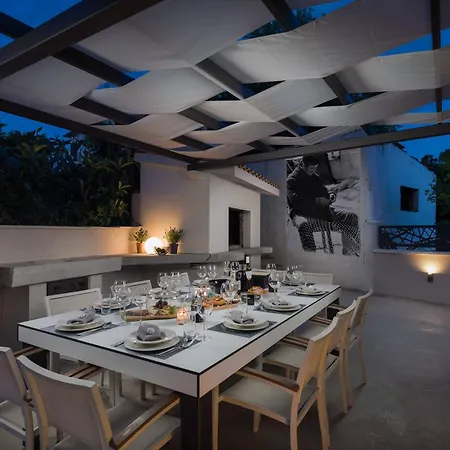 Stunning Scorpaena With Swimming Pool Villa