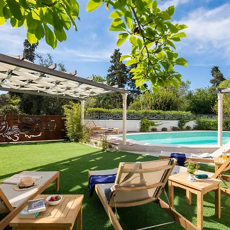 Stunning Scorpaena With Swimming Pool Villa Zadar