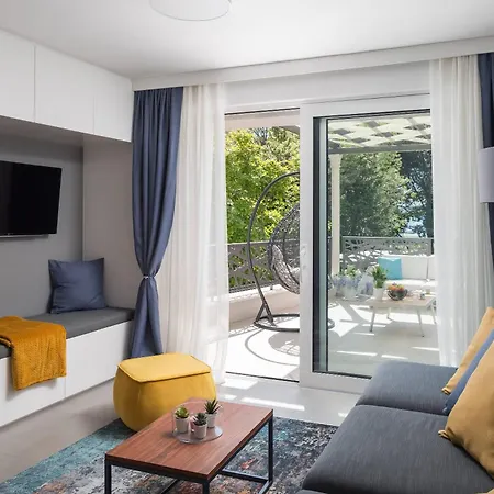 Stunning Scorpaena With Swimming Pool Zadar