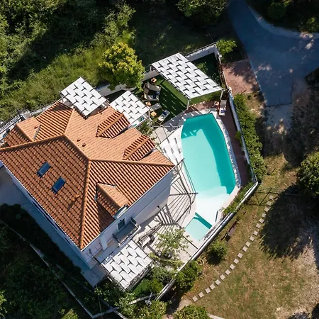 Stunning Scorpaena With Swimming Pool * Ζαντάρ