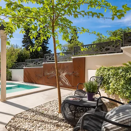 Βίλα Stunning Scorpaena With Swimming Pool