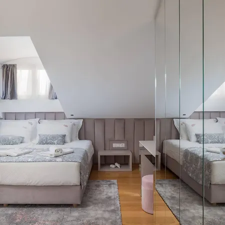 Stunning Scorpaena With Swimming Pool * Zadar