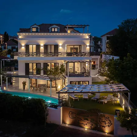 Villa Stunning Scorpaena With Swimming Pool Zadar