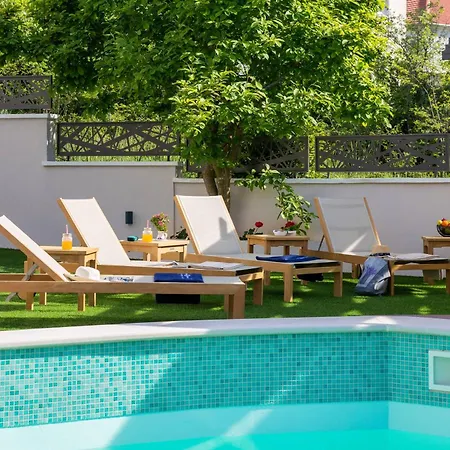 Stunning Scorpaena With Swimming Pool Βίλα