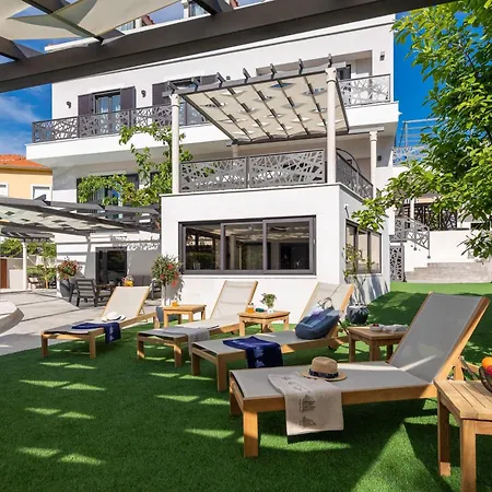 Stunning Scorpaena With Swimming Pool Villa *